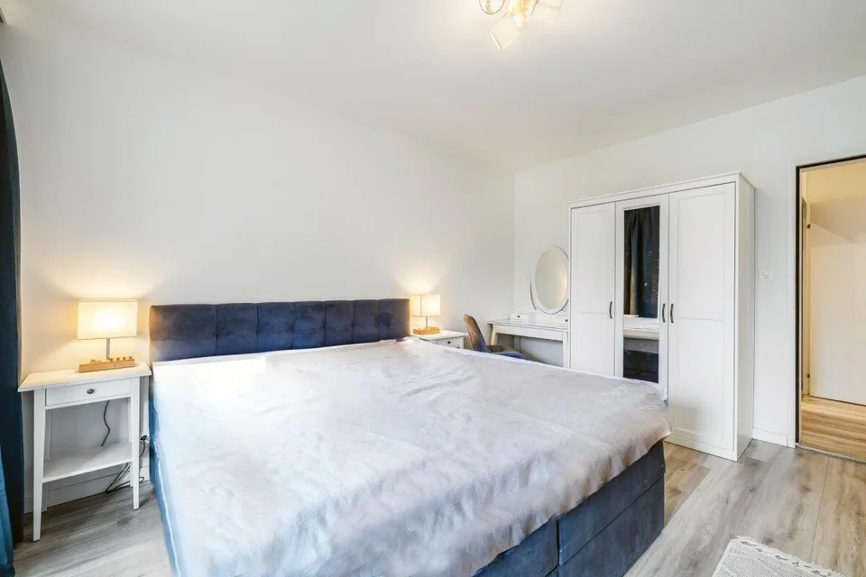 Stilvoll wohnen oder clever investieren: Renovierte 2.5-Zimmer-Wohnung mit Balkon – Foto 7 von 13