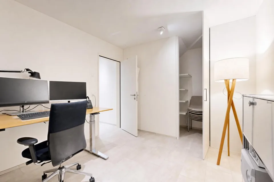 Moderno condominio in posizione privilegiata con due posti auto interni – foto 13 di 22