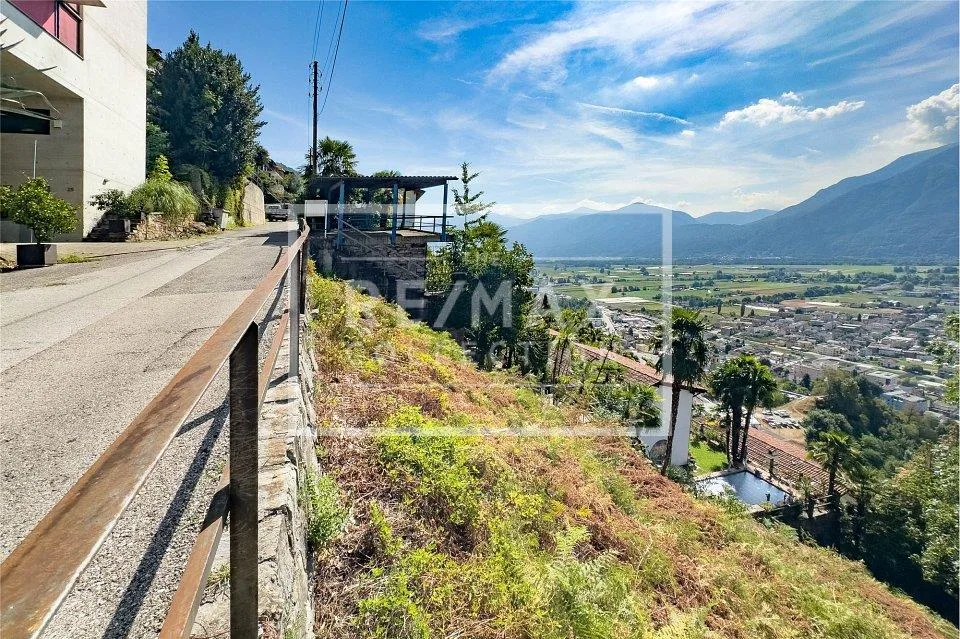 Grundstück mit herrlicher Aussicht auf den See – Foto 5 von 8