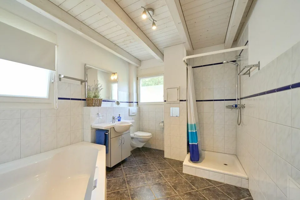 Indépendant, beaucoup de lumière, beaucoup d'espace - idéal pour les familles (À VENDRE) – photo 12 sur 26