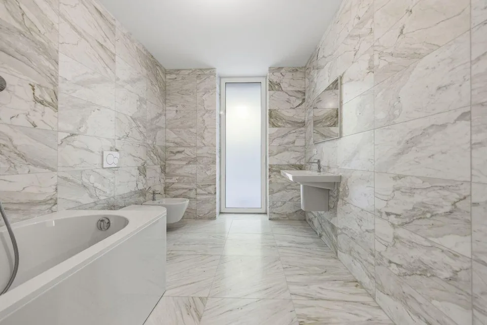 Zu vermieten: Luxuriöse Wohnung über die gesamte Etage | For Rent: ...