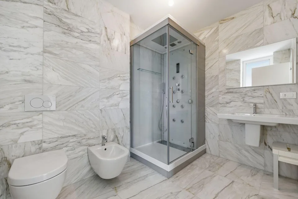 Zu vermieten: Luxuriöse Wohnung über die gesamte Etage | For Rent: ...