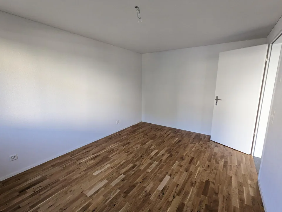 Moderne 2.5-Zimmer-Garten-Wohnung mit Sitzplatz