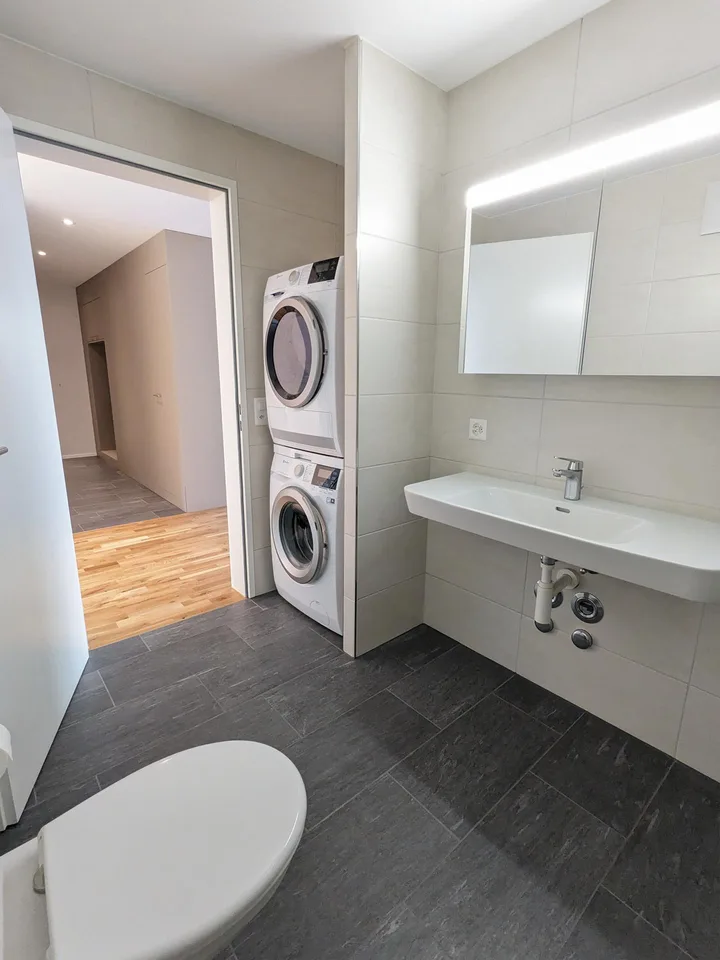 Moderne 2.5-Zimmer-Garten-Wohnung mit Sitzplatz