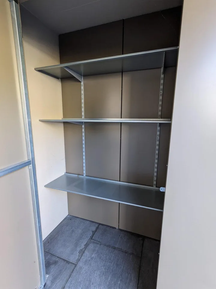 Moderne 2.5-Zimmer-Garten-Wohnung mit Sitzplatz