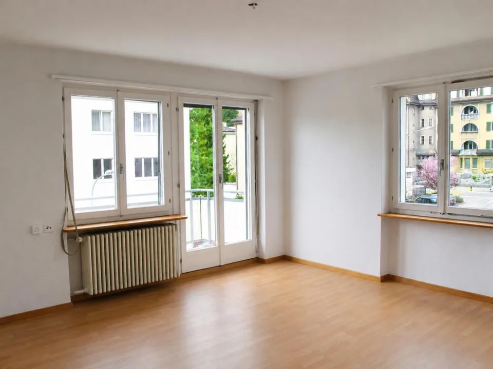 Appartement spacieux de 4 pièces dans un emplacement calme et bien desservi – photo 3 sur 8