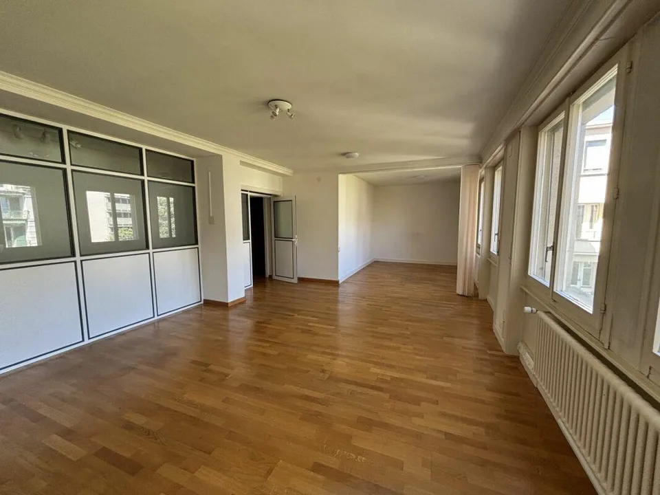 Bureau de 116 m2 vue lac à deux pas de la gare – Foto 3 von 5