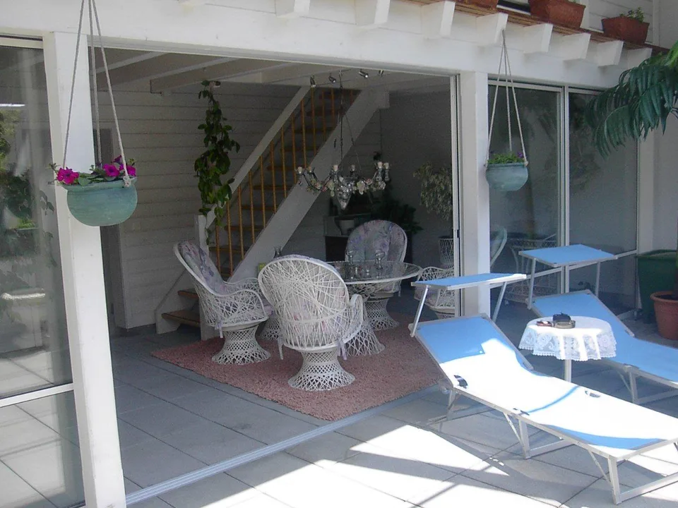 6-room attic maisonette apartment with winter garden and beautiful terrace – photo 6 of 12