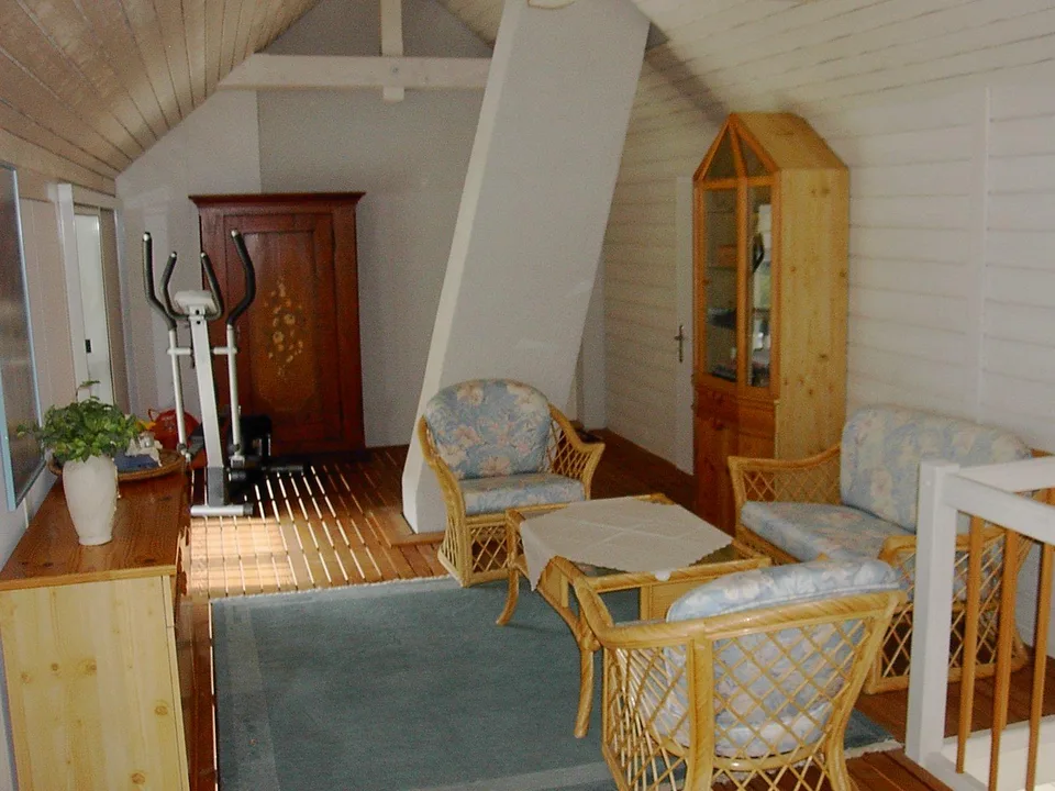 6-room attic maisonette apartment with winter garden and beautiful terrace – photo 7 of 12