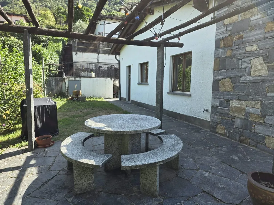 Villetta an aussergewöhnlicher Lage in San Nazzaro – Foto 5 von 8