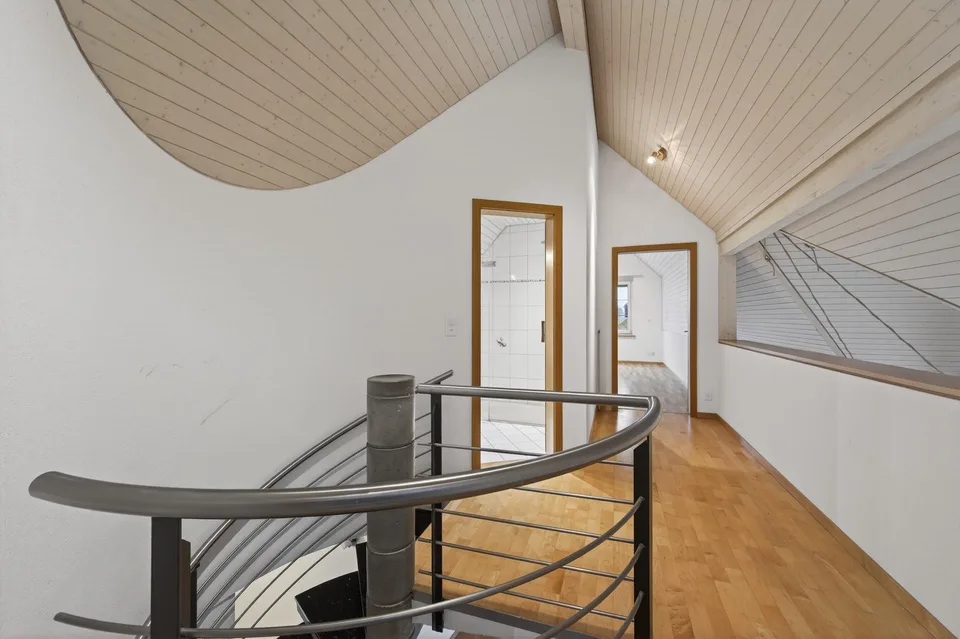160 m² Wohnfläche, gemütlicher Kamin und Wärmepumpen-Heizung – Foto 6 von 23
