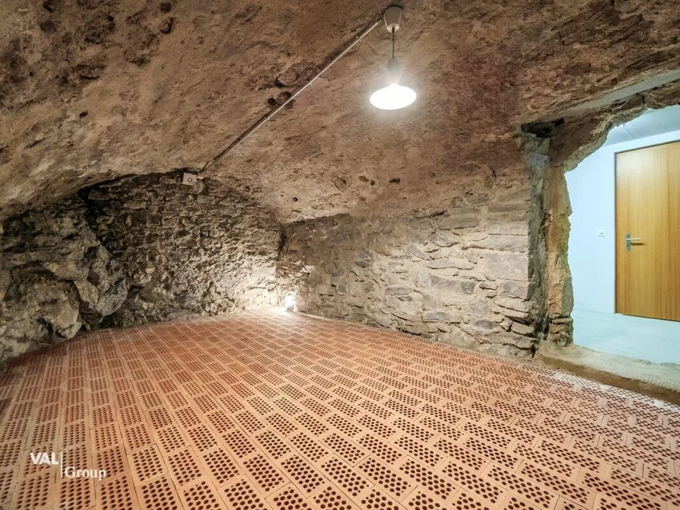 Casa vallesana ristrutturata nel vecchio centro del villaggio di Leuk