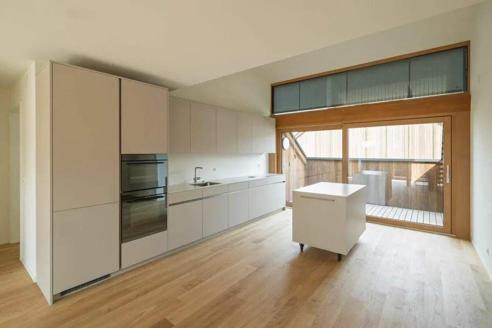 Un foyer avec un caractère de loft et des terrasses sur le toit spacieuses – photo 3 sur 13
