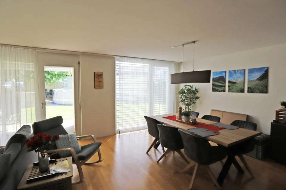 Helle 3.5-Zimmer-Wohnung im Erdgeschoss mit Gartensitzplatz!