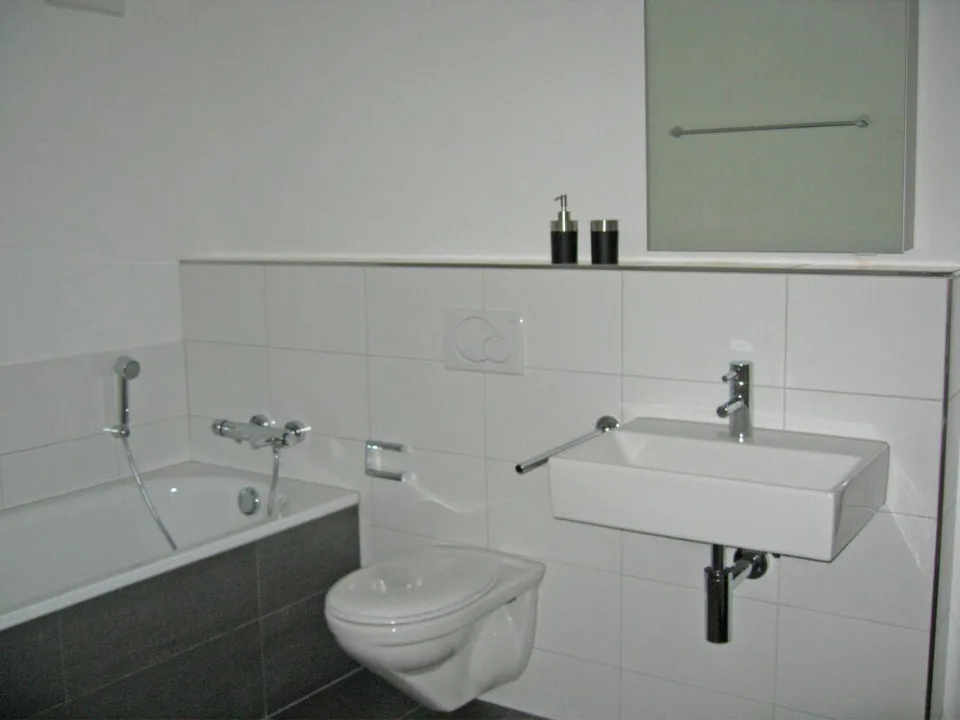 Helle 3.5-Zimmer-Wohnung im Erdgeschoss mit Gartensitzplatz!