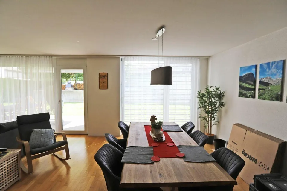 Helle 3.5-Zimmer-Wohnung im Erdgeschoss mit Gartensitzplatz!