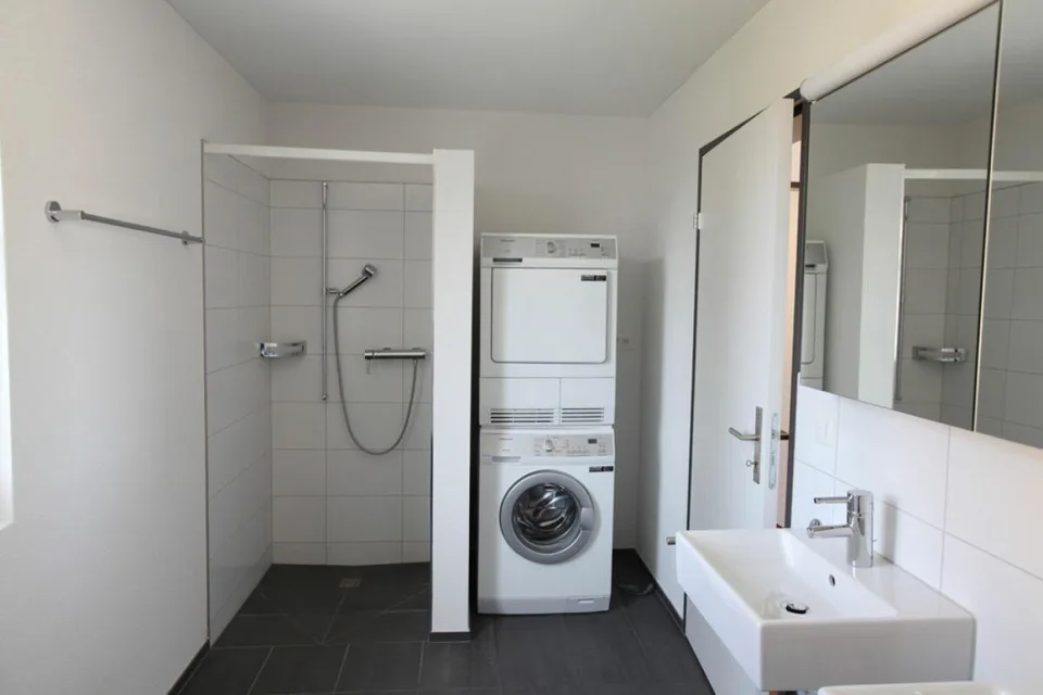 Helle 3.5-Zimmer-Wohnung im Erdgeschoss mit Gartensitzplatz!