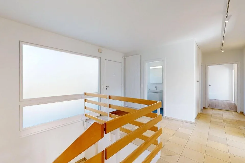 Maison individuelle unique de 8,5 pièces avec grand jardin – photo 9 sur 12