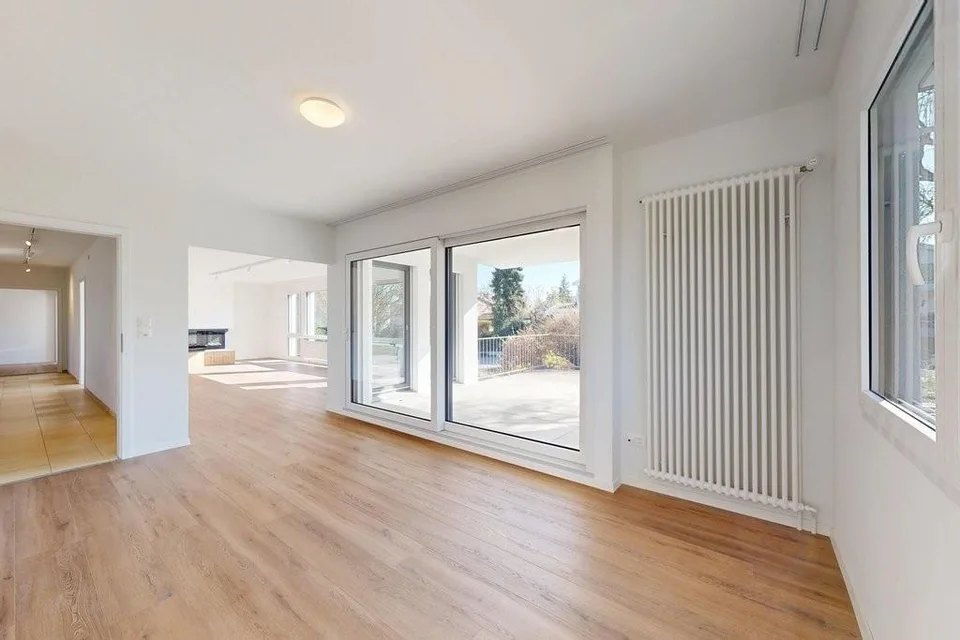 Maison individuelle unique de 8,5 pièces avec grand jardin – photo 3 sur 12