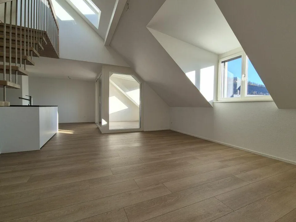 Appartement en duplex de 4,5 pièces avec loggia dans un emplacement central à Mels