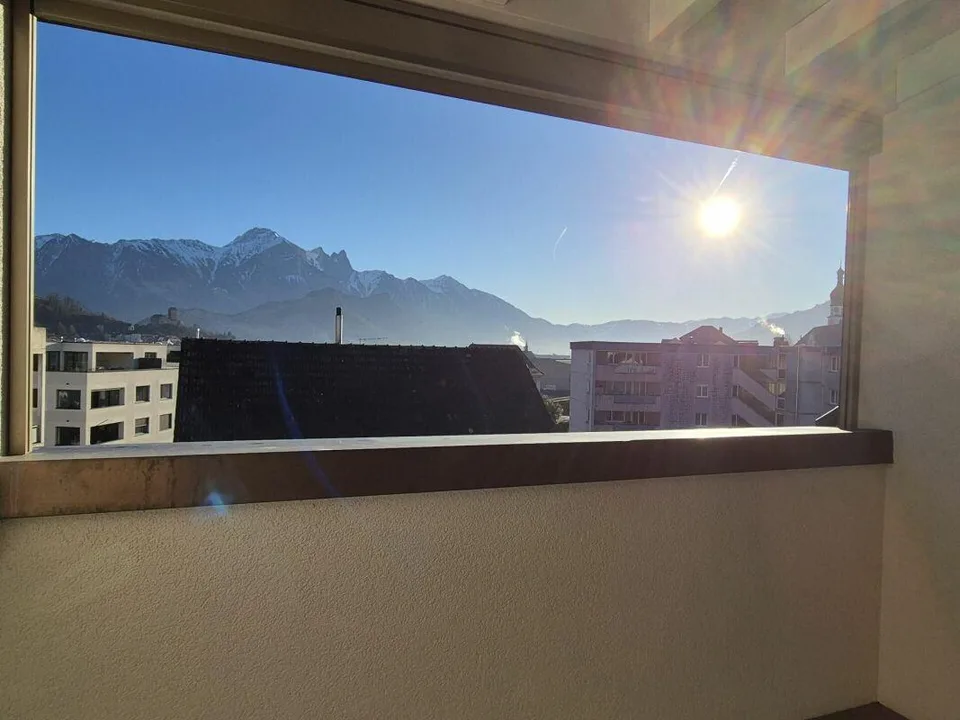Appartement en duplex de 4,5 pièces avec loggia dans un emplacement central à Mels