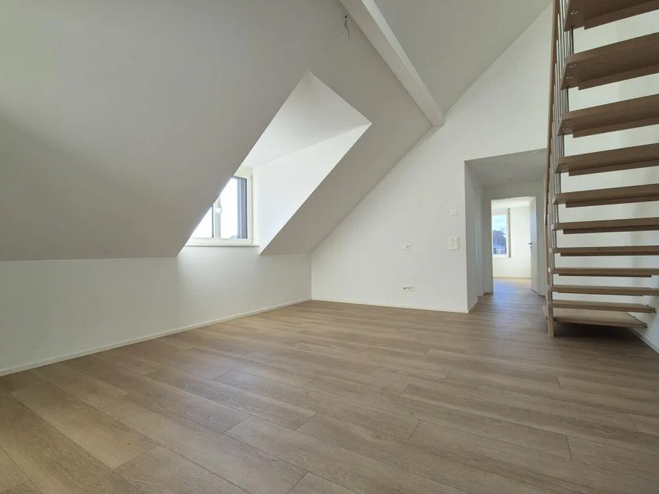 Appartement en duplex de 4,5 pièces avec loggia dans un emplacement central à Mels