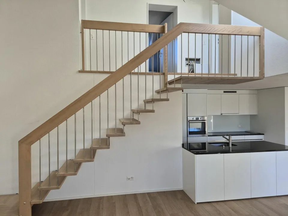 Appartement en duplex de 4,5 pièces avec loggia dans un emplacement central à Mels