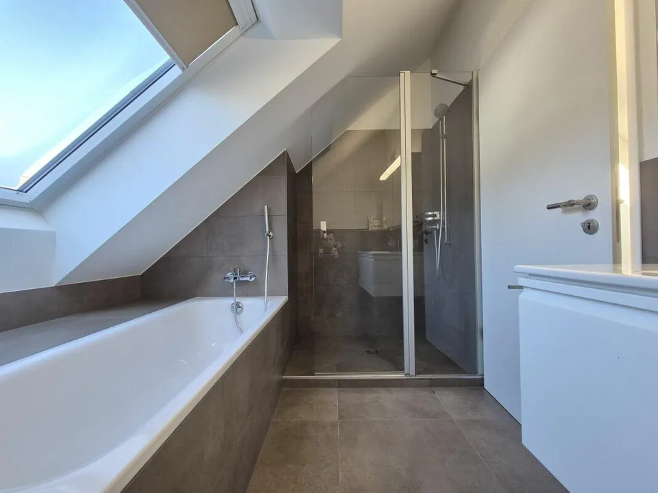 Appartement en duplex de 4,5 pièces avec loggia dans un emplacement central à Mels