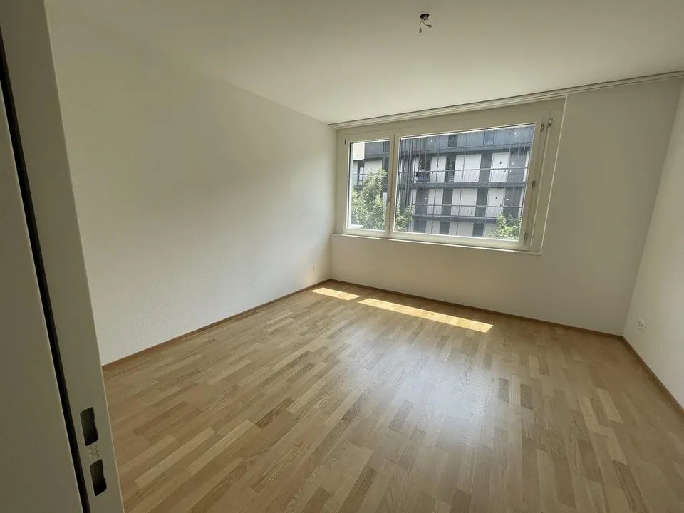 Nähe WestSide: Top moderne Wohnung mit 2 grossen Balkonen – Foto 6 von 8
