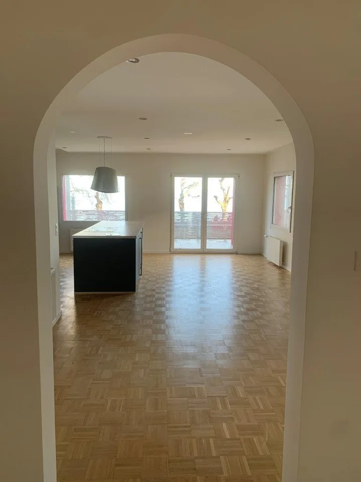 Geräumige 4.5 Zimmer Wohnung mit Blick auf den See – photo 9 sur 12