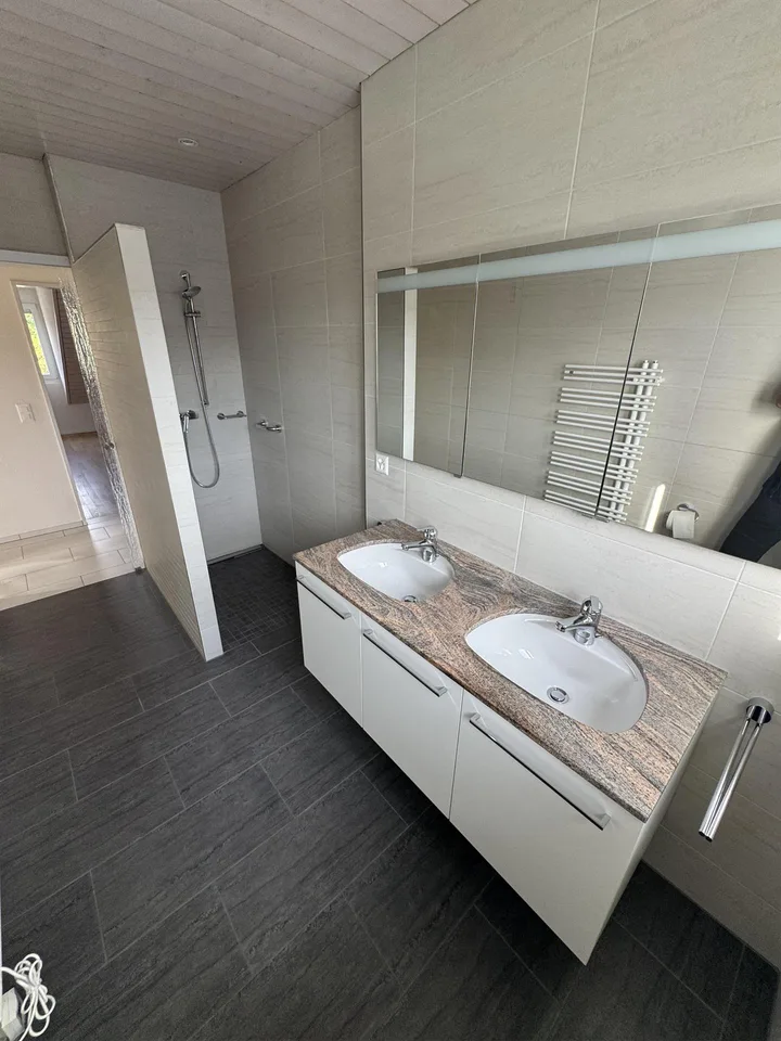 Exklusive 4 1/2-Zimmer-Attika mit Privatlift
