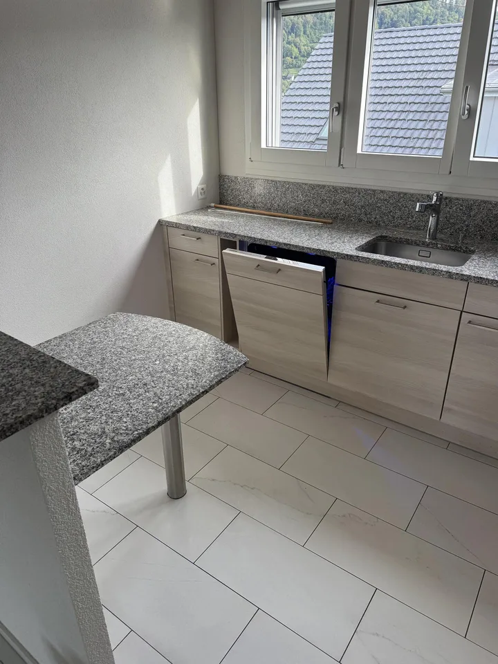 Exklusive 4 1/2-Zimmer-Attika mit Privatlift