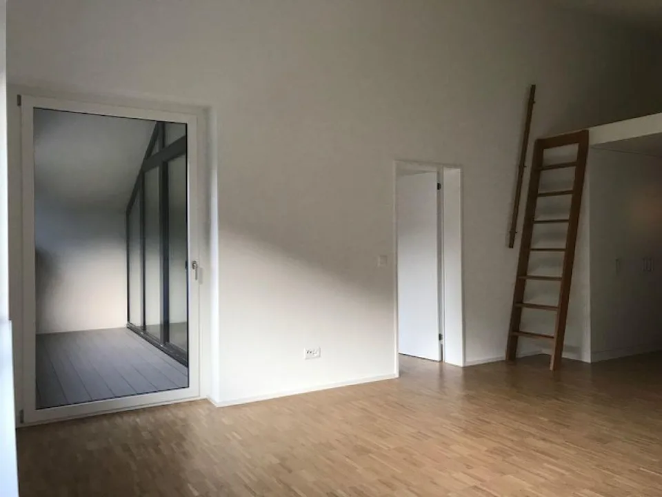 coole 2.5 Zimmer-Dachwohnung