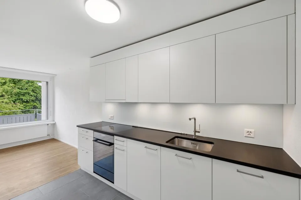 Sanierte Wohnung im Zentrum von Schliern – Foto 3 von 11