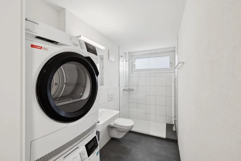 Sanierte Wohnung im Zentrum von Schliern – Foto 7 von 11