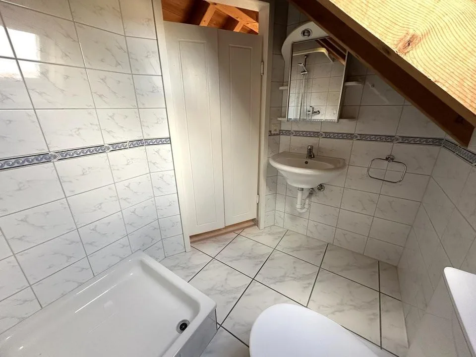 Einzigartige Dachstockwohnung mit Blick ins Grüne