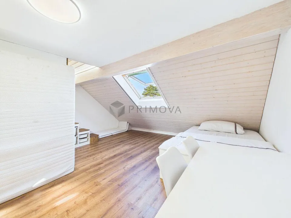Freshly renovated family idyll with garden and play paradise in the attic – photo 11 of 15