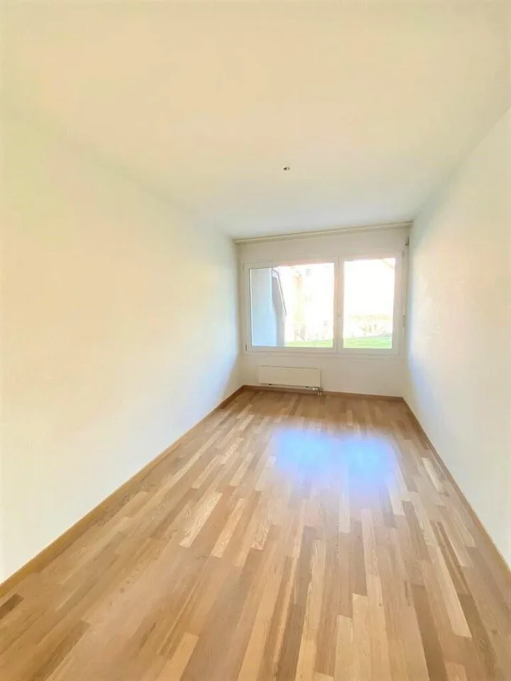 Grosszügige Maisonette-Wohnung mit Sitzplatz im Grünen – Foto 9 von 12
