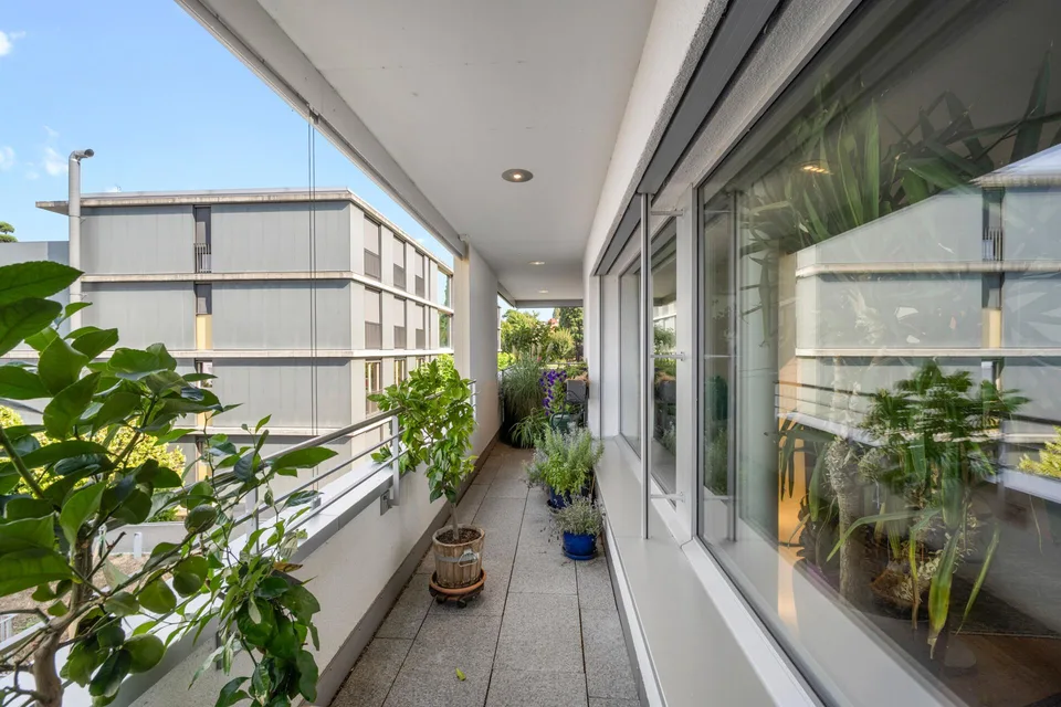 Moderne 4.5-Zimmer Minergie-Wohnung mit sonniger Loggia – Foto 10 von 12