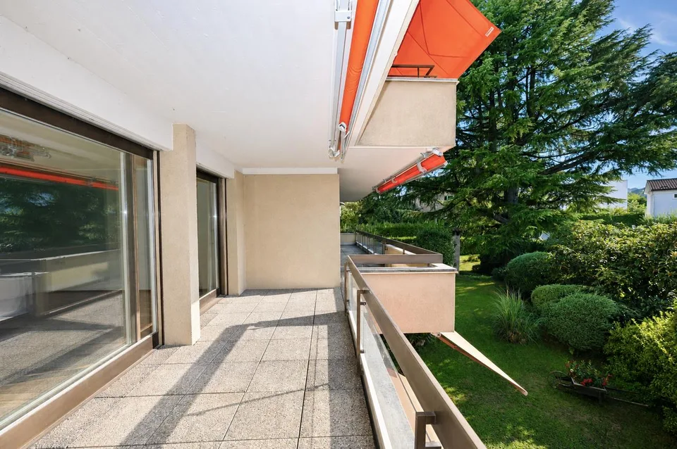 Appartamento Rinnovato con Terrazza e Piscina Condominiale – Foto 19 von 28