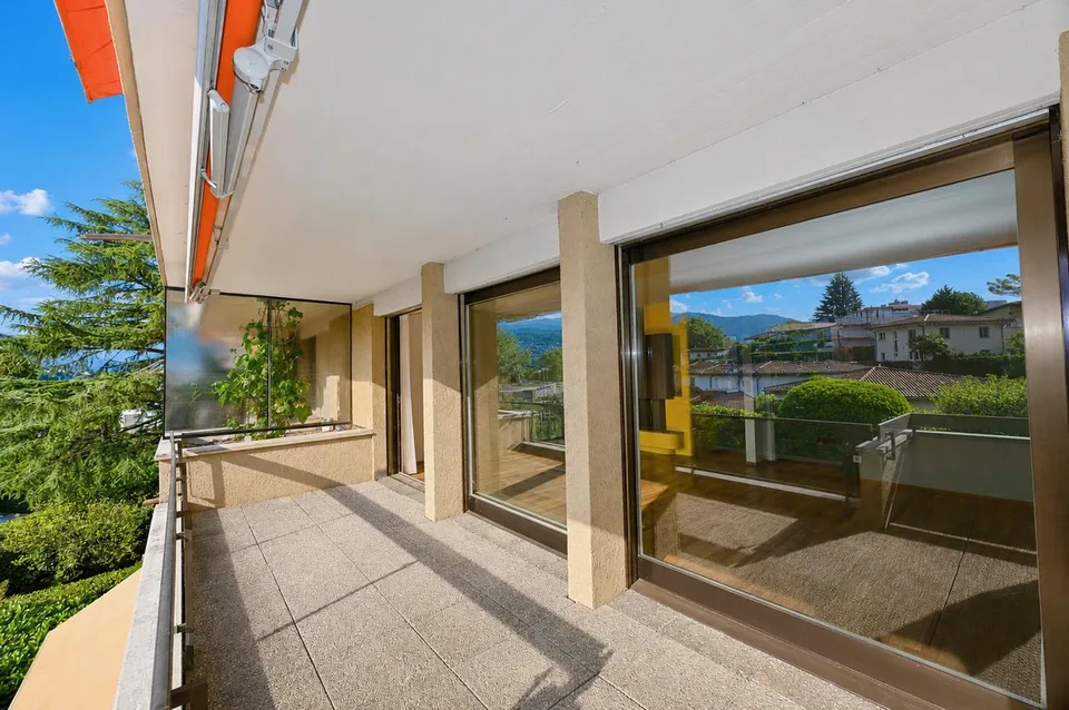 Appartamento Rinnovato con Terrazza e Piscina Condominiale – Foto 20 von 28