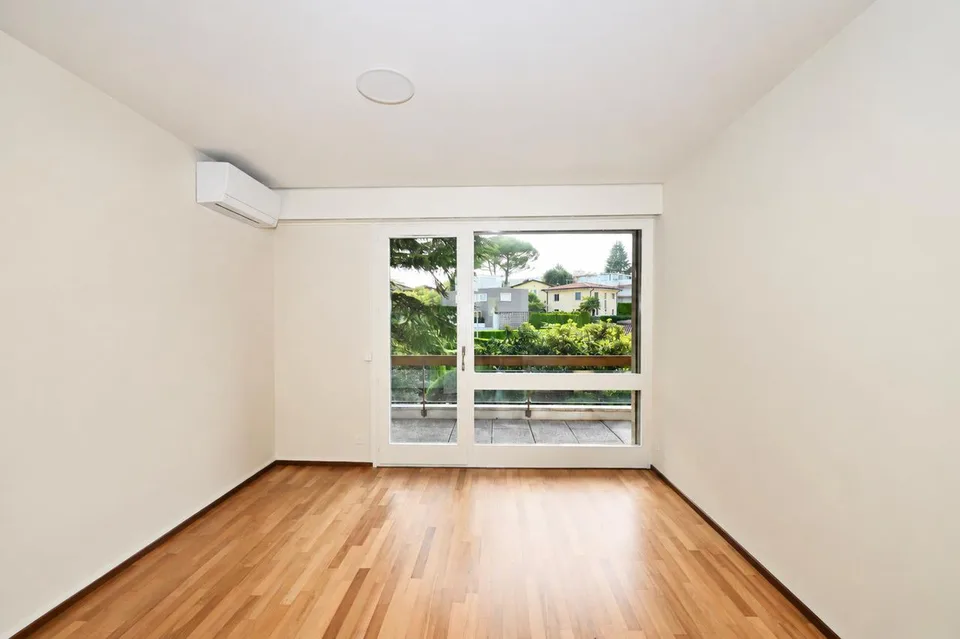 Appartamento Rinnovato con Terrazza e Piscina Condominiale – Foto 17 von 28