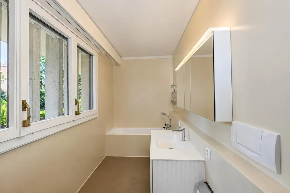 Appartamento Rinnovato con Terrazza e Piscina Condominiale – Foto 15 von 28