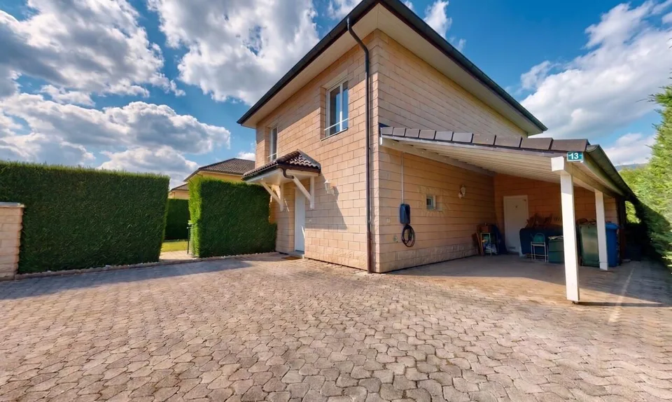 Bella casa familiare, perfettamente mantenuta – foto 2 di 11