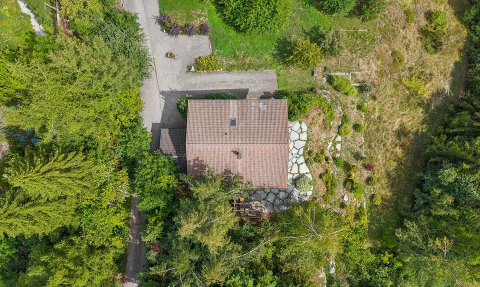 Charmant Chalet avec grand terrain et vue dégagée à Arbaz – photo 7 sur 11