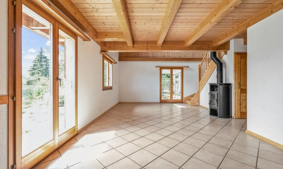 Charmant Chalet avec grand terrain et vue dégagée à Arbaz – photo 10 sur 11