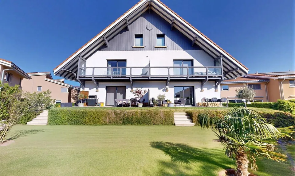 Außergewöhnliches Triplex mit 6,5 Zimmern, Sauna und Garten – Foto 2 von 11