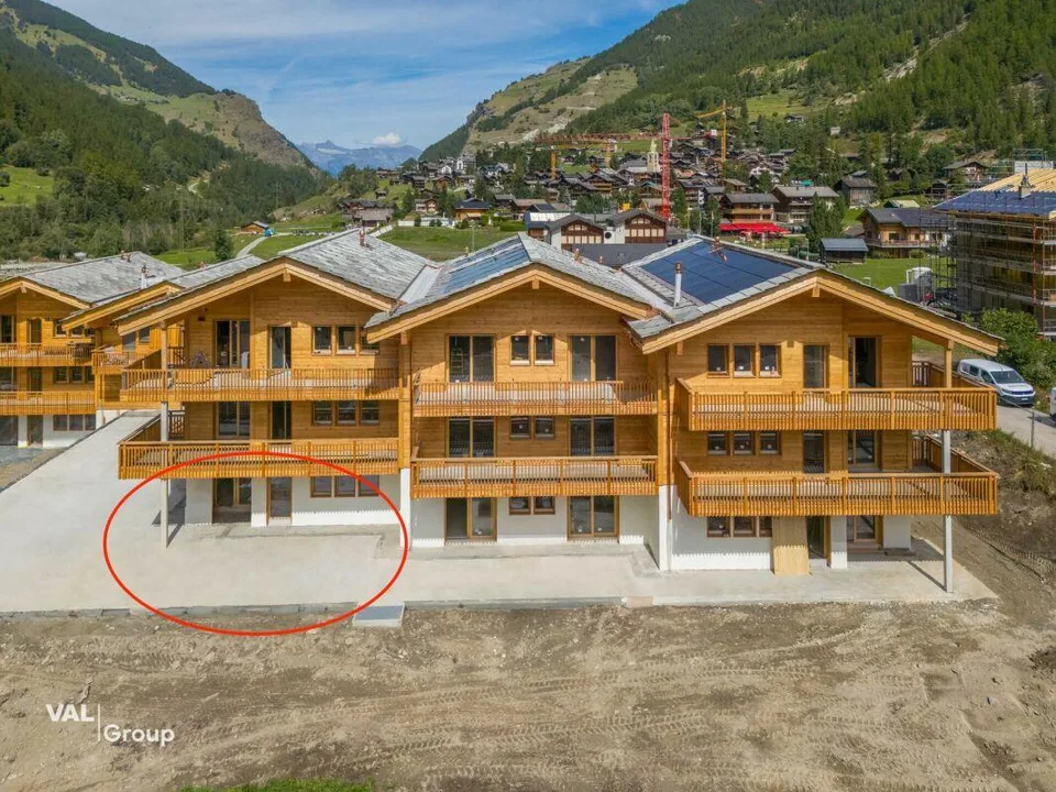 Un 4.5 pièces d'exception avec terrasse & jardin face aux sommets