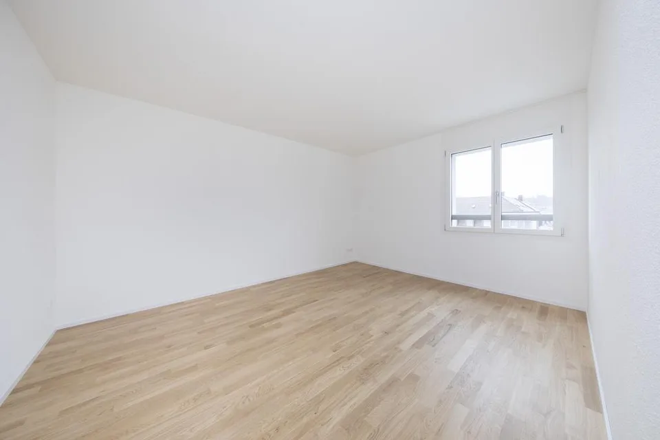 Helle 4.5-Zimmer-Wohnung – zentral gelegen – Foto 8 von 11
