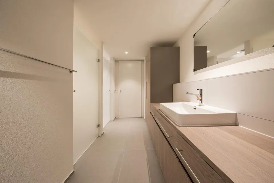 Helle 4.5-Zimmer-Wohnung – zentral gelegen – Foto 4 von 11